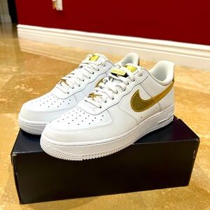 Nike Air Forcé 1 Metalic/Gold/ White